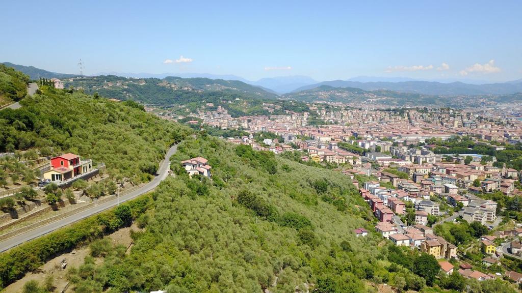 Gasthaus Agriturismo La Pietra La Spezia Exterior foto